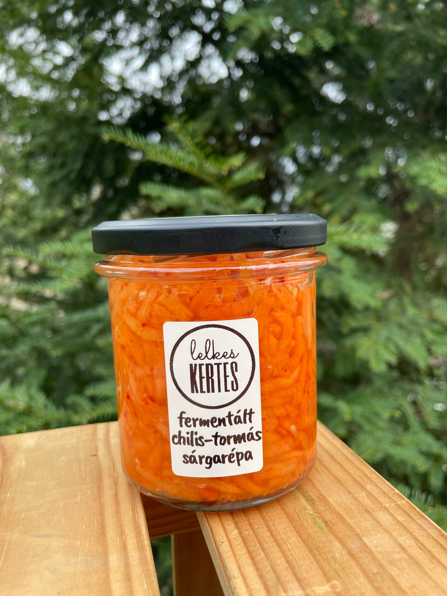 Fermentált chilis-tormás sárgarépa